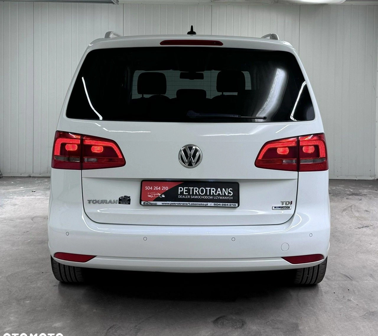 Volkswagen Touran cena 42900 przebieg: 193000, rok produkcji 2015 z Zwierzyniec małe 562